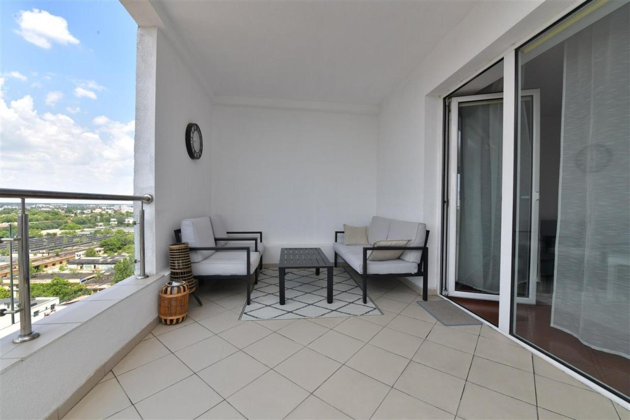 Apartament Lux 1 Mai Pod Bukares Bagian luar foto
